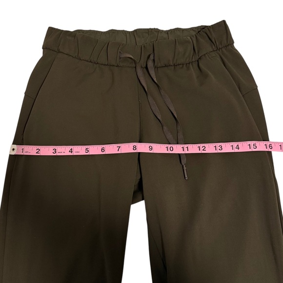 Lululemon | On The Fly Pant Dark Olive Size 4 - Picture 14 of 16